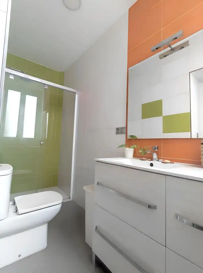 Baño de Piso en venta en Cádiz con Aire acondicionado, Trastero y Amueblado
