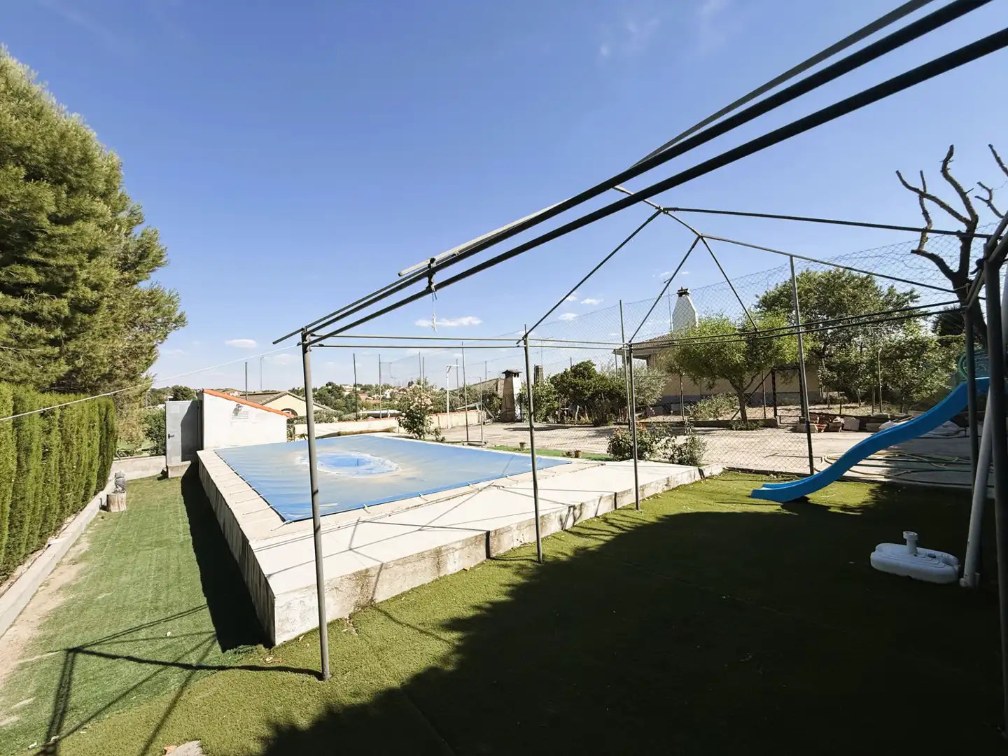 Piscina de Casa o xalet en venda en Colmenar de Oreja amb Aire condicionat, Calefacció i Jardí privat