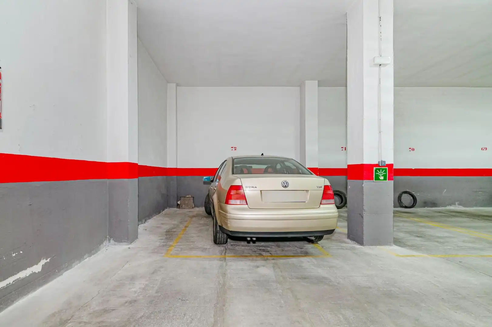 Parking de Piso en venta en Granada con Aire acondicionado, Calefacción y Balcón