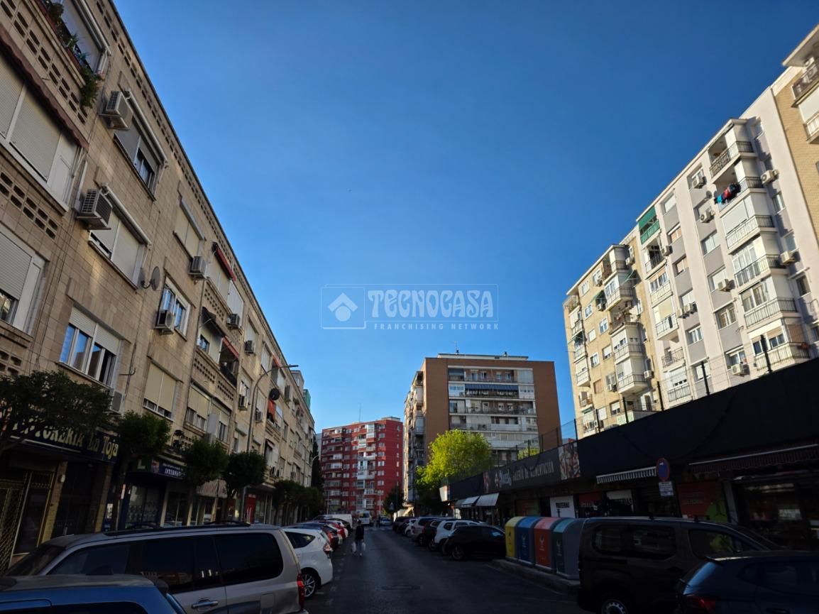Vista exterior de Local en venda en Alcorcón