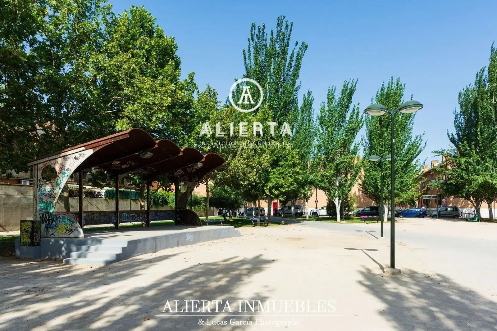 Vista exterior de Casa o xalet en venda en Zaragoza amb Aire condicionat, Calefacció i Traster
