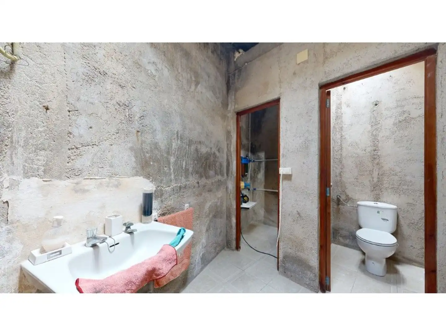 Bany de Casa o xalet en venda en Tavernes de la Valldigna amb Terrassa i Piscina