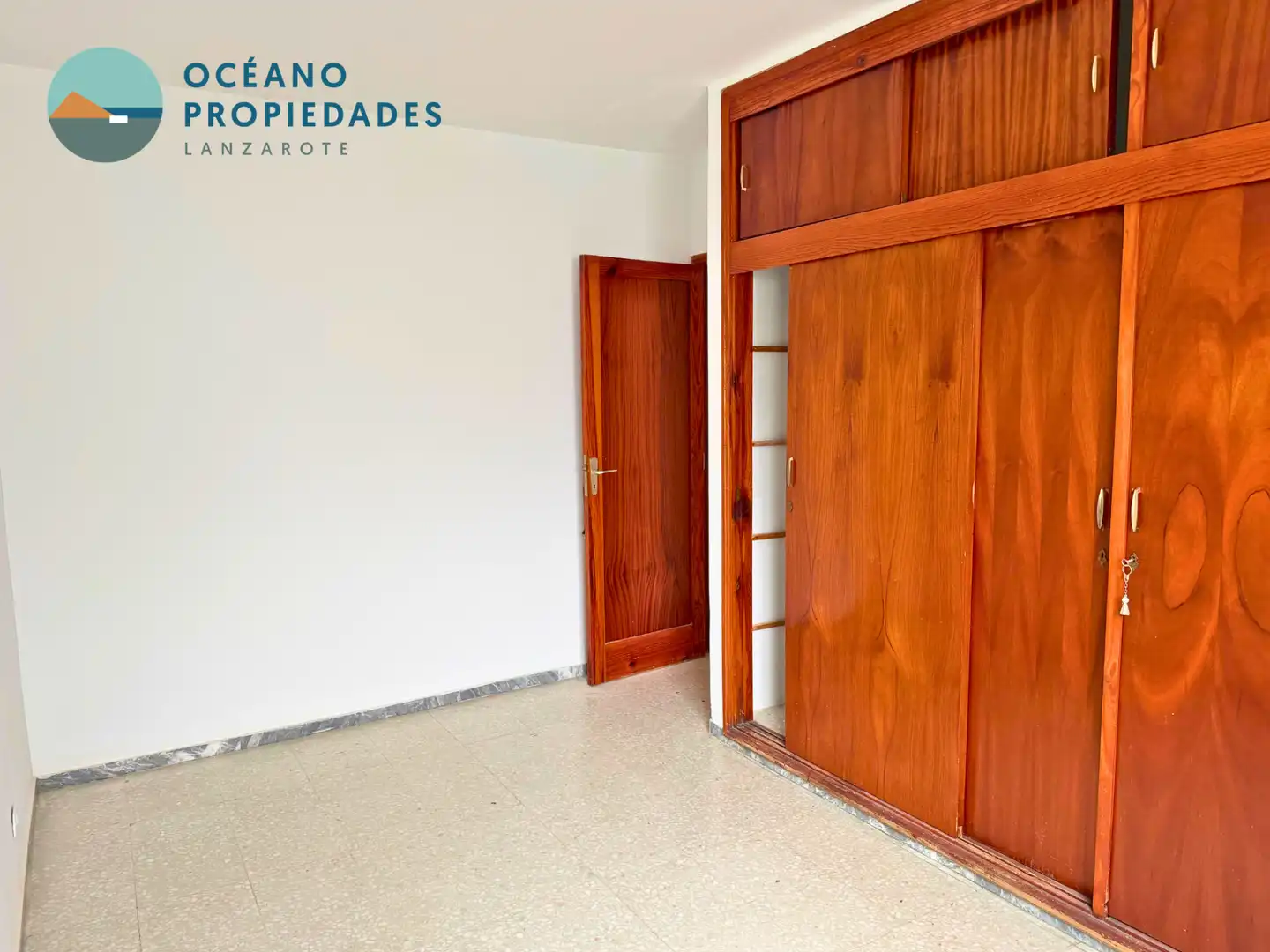 Habitación de Apartamento en venta en Arrecife con Terraza, Trastero y Balcón