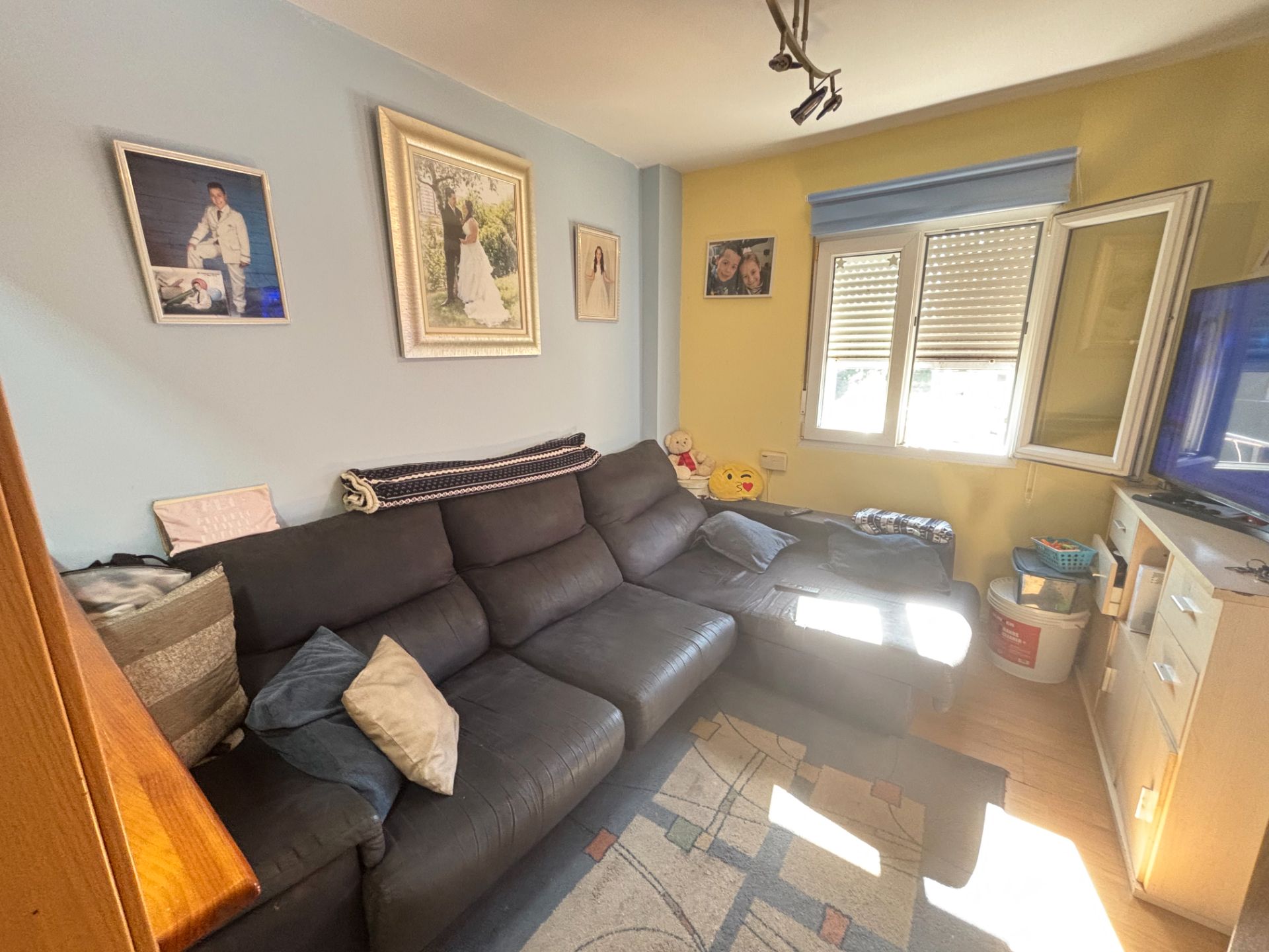 Living room of Flat for sale in Santander  with Parquet flooring, Storage room and Furnished