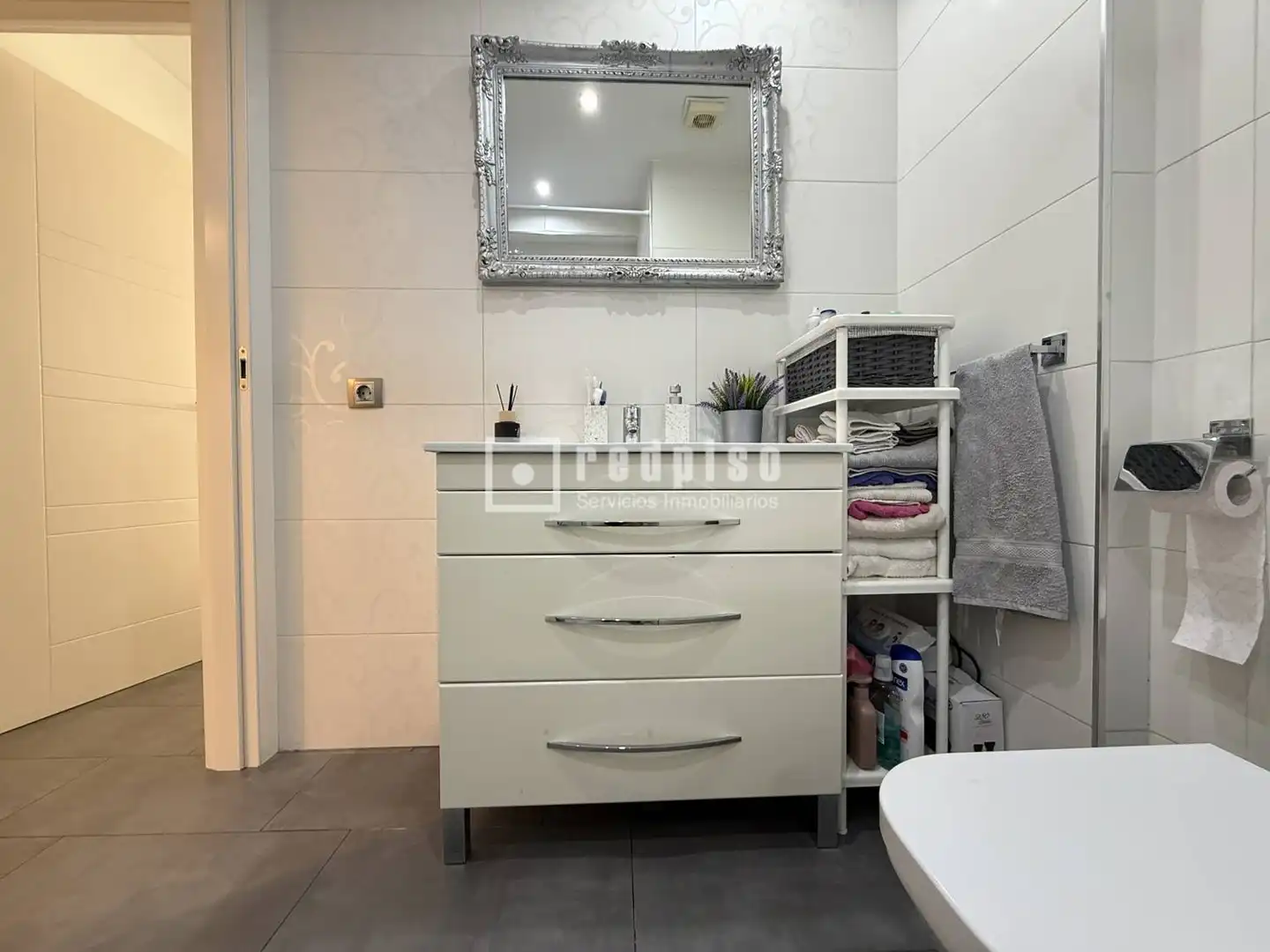 Baño de Piso en venta en Málaga con Aire acondicionado y Amueblado