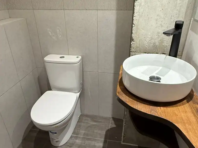 Bany de Oficina de lloguer en Barcelona