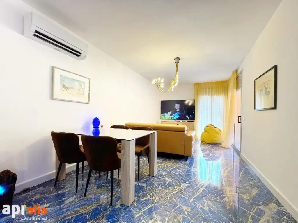 Sala d'estar de Apartament en venda en Lloret de Mar amb Aire condicionat, Calefacció i Forn