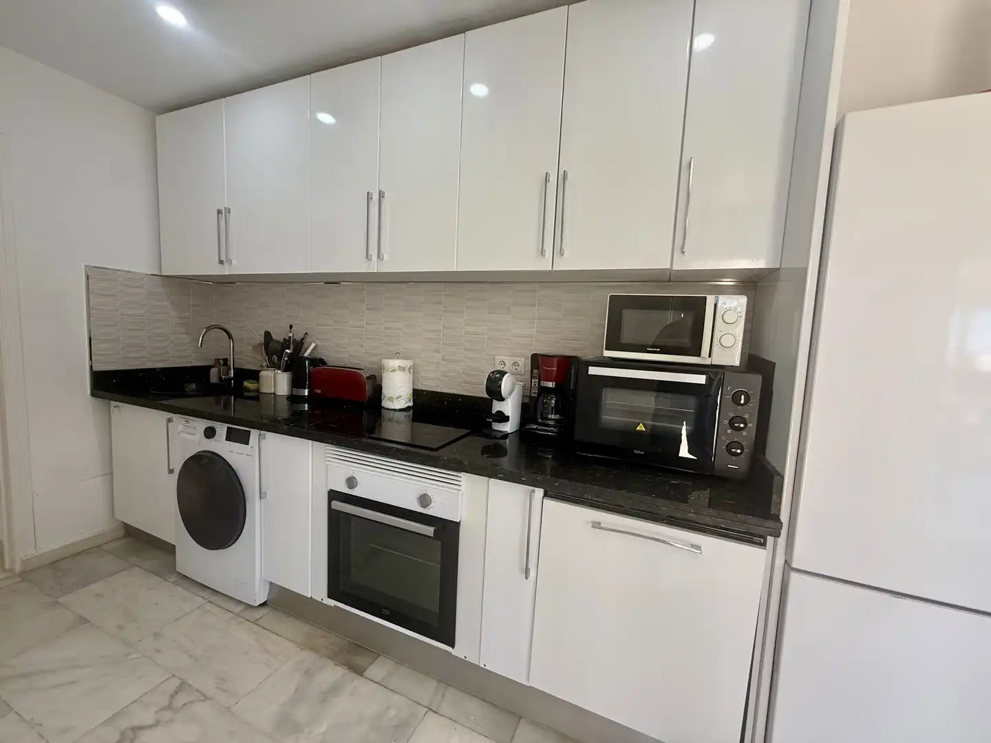 Cocina de Casa o chalet en venta en Marbella con Aire acondicionado, Jardín privado y Terraza