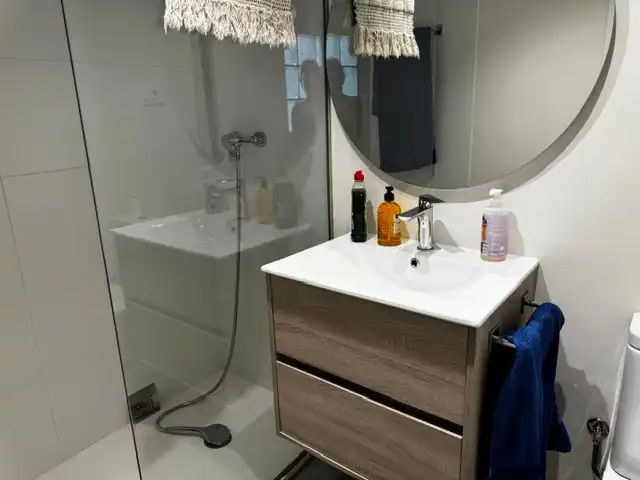 Badezimmer von Büro zum Verkauf in Mollet del Vallès mit Klimaanlage, Terrasse und Abstellraum