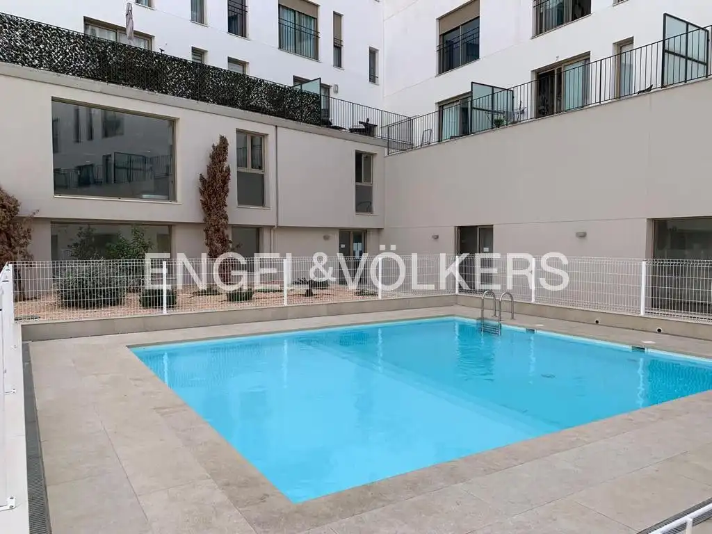 Piscina de Pis de lloguer en Valencia amb Aire condicionat, Calefacció i Jardí privat