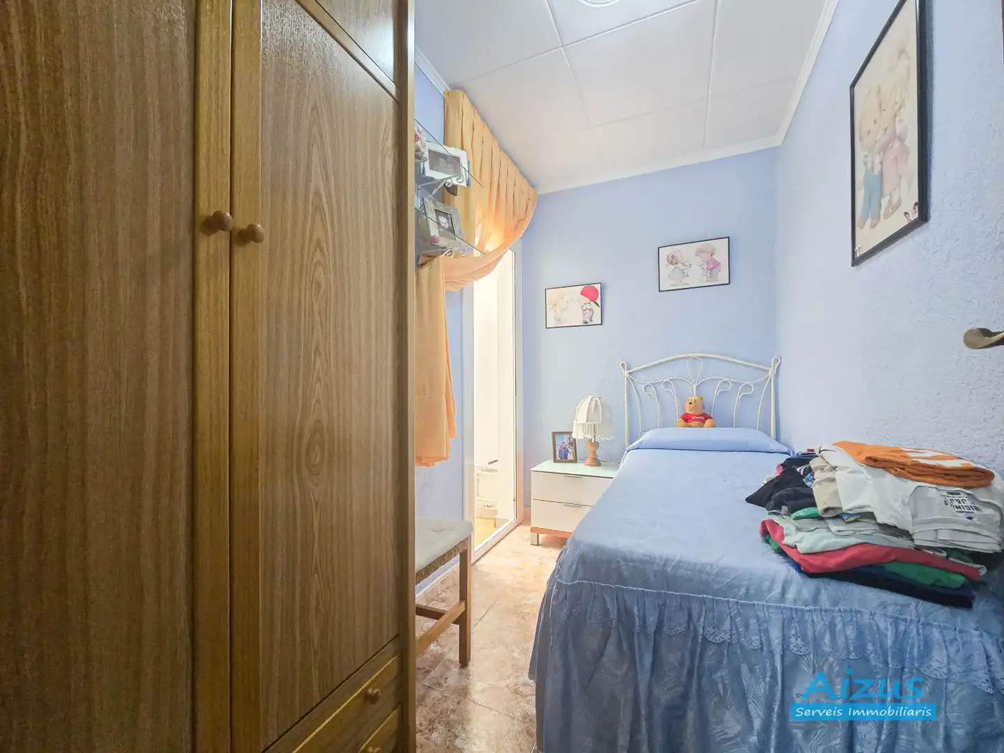 Habitación de Casa adosada en venta en Ripollet con Calefacción, Trastero y Horno