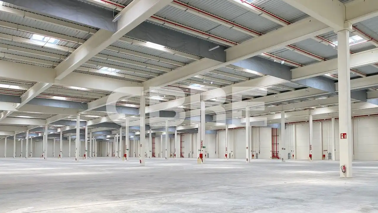 Industriegebäude zur Miete in Cabanillas del Campo, imagen 2