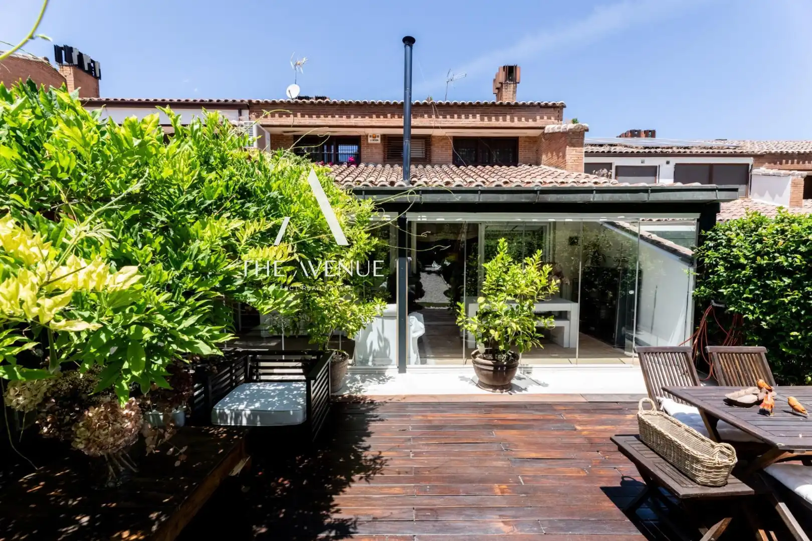 Terrassa de Casa adosada en venda en Boadilla del Monte amb Aire condicionat, Calefacció i Jardí privat