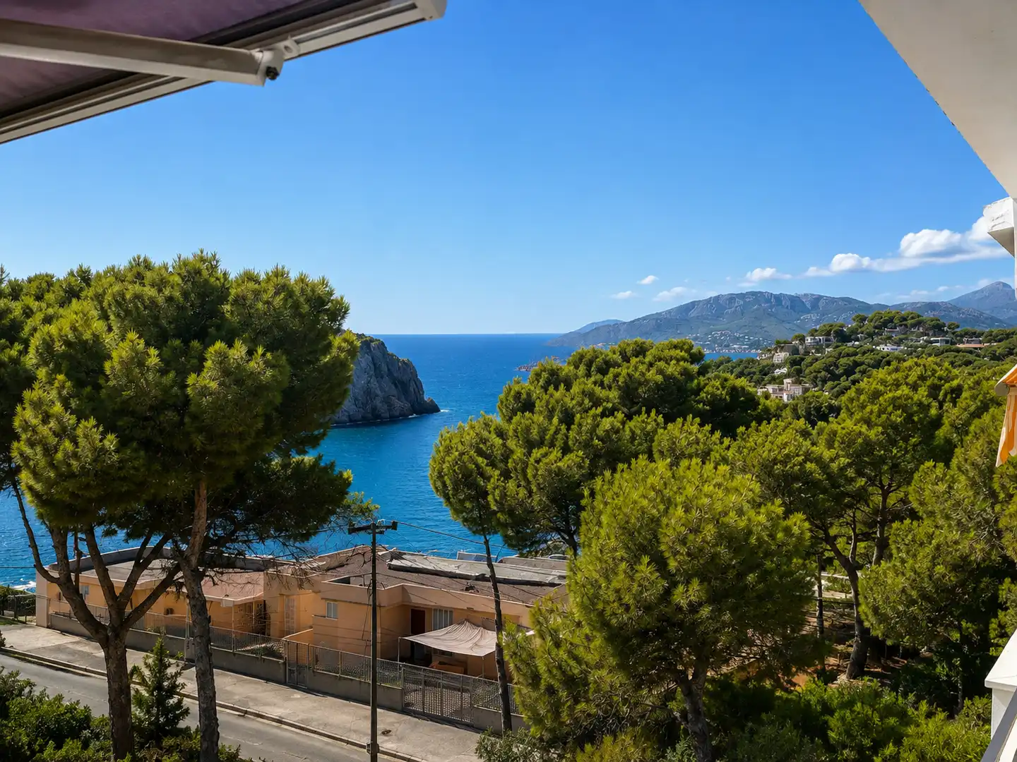 Exterior view of Detached homes for rent in Calvià  with Air Conditioner, Terrace and Furnished