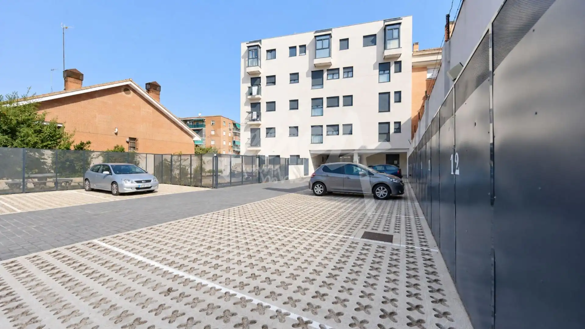 Parking de Loft en venta en Madrid con Calefacción, Jardín privado y Piscina comunitaria