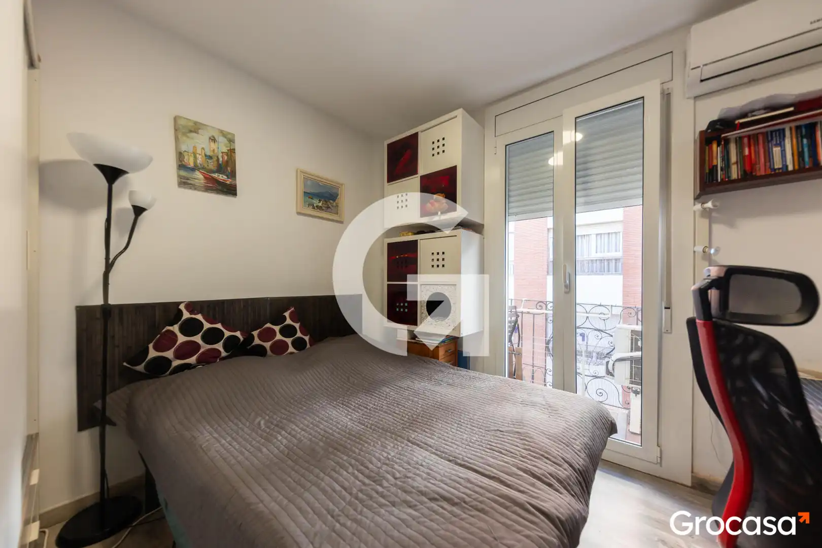 Bedroom of Flat for sale in Barcelona  with Air Conditioner, Oven and Washing machine