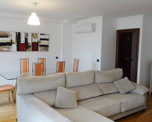 Sala d'estar de Àtic de lloguer en Las Palmas de Gran Canaria amb Balcó
