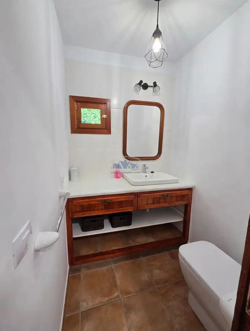 Bany de Casa o xalet en venda en El Tanque amb Moblat