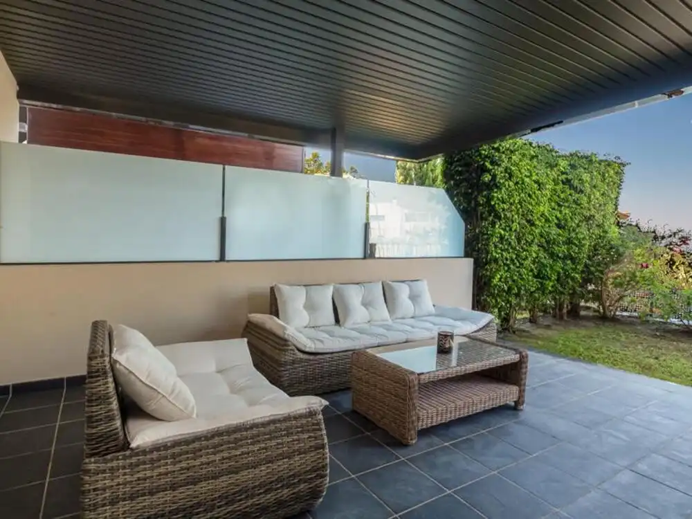 Terraza de Planta baja en venta en Benahavís con Aire acondicionado, Terraza y Piscina