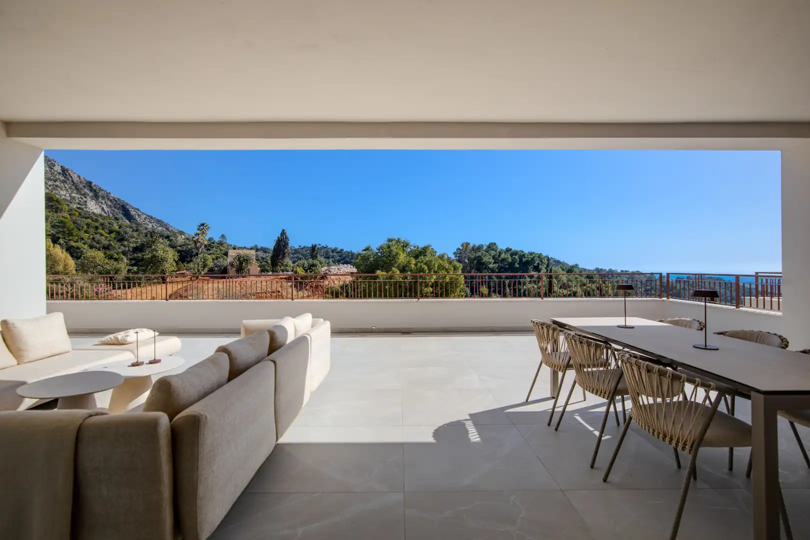Terraza de Apartamento en venta en Istán con Aire acondicionado, Terraza y Piscina