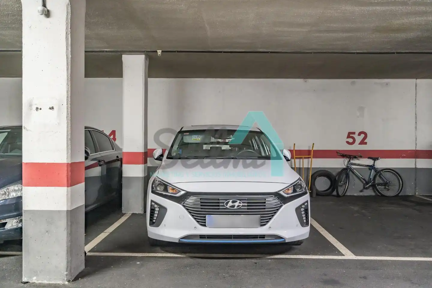 Parking of Flat for rent in Oviedo   with Heating, Parquet flooring and Furnished