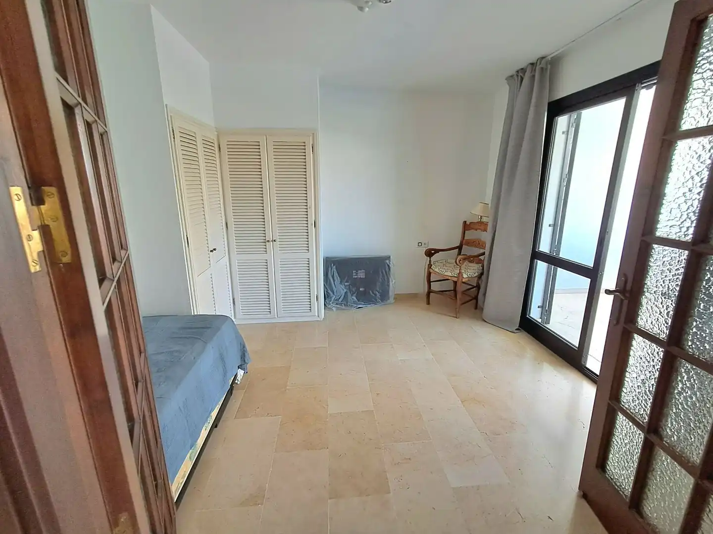 Dormitori de Apartament en venda en Benalmádena amb Terrassa i Piscina comunitària