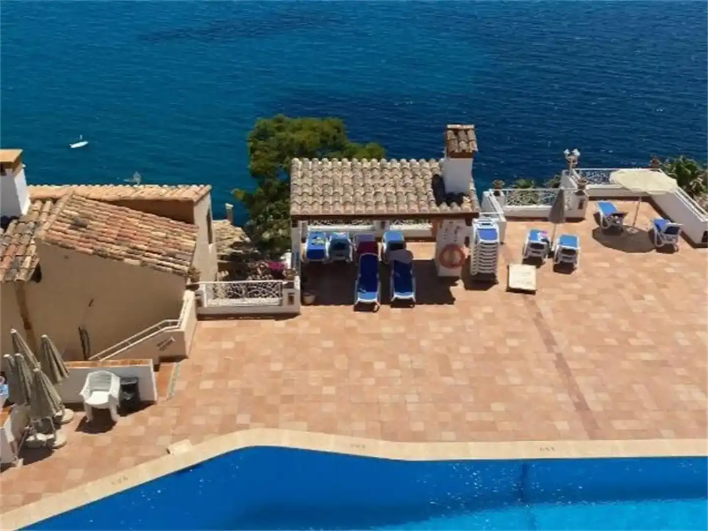 Swimming pool of Flat for sale in Calvià