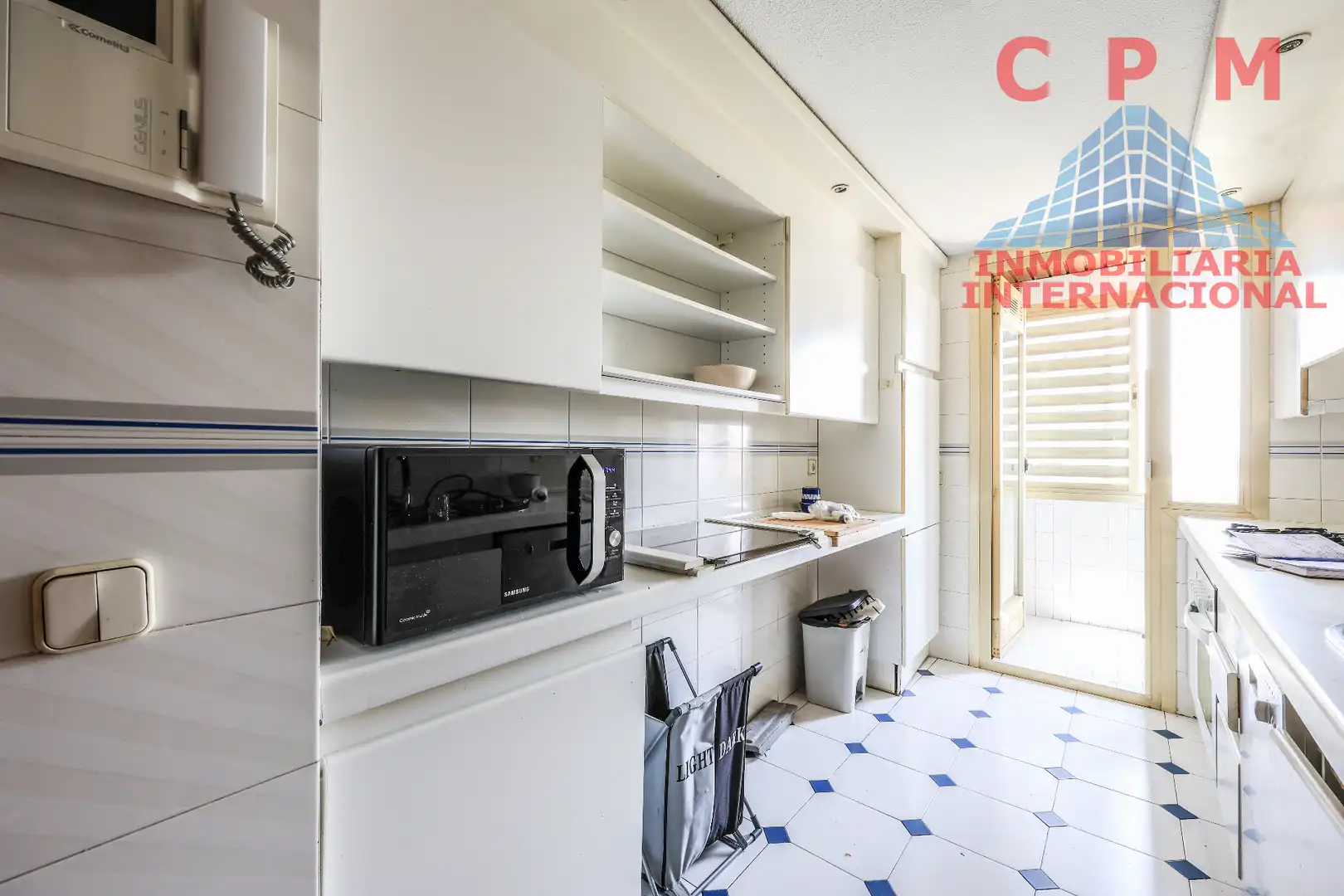 Kitchen of Flat for rent in Madrid  with Air Conditioner, Heating and Parquet flooring