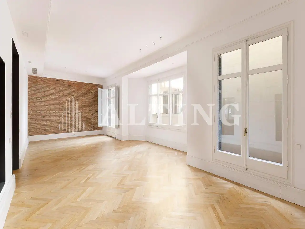 Office space with lift to rent in Carrer Muntaner