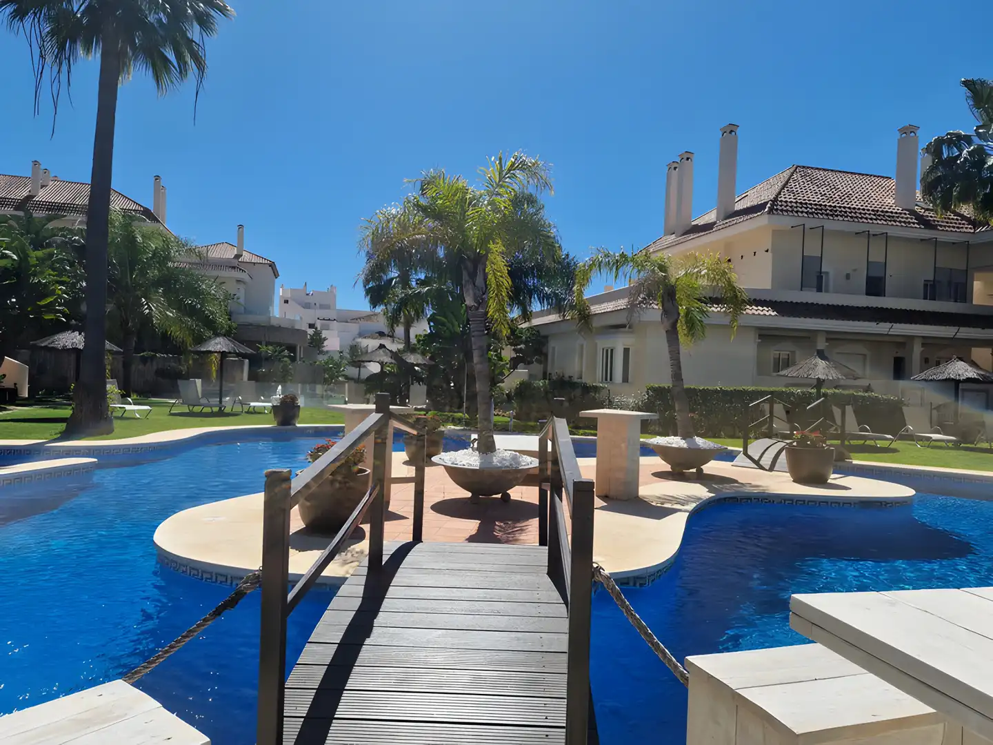 Apartament amb piscina en venda a Nueva Andalucía