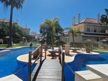 Mini appartamento con piscina in vendita a Nueva Andalucía