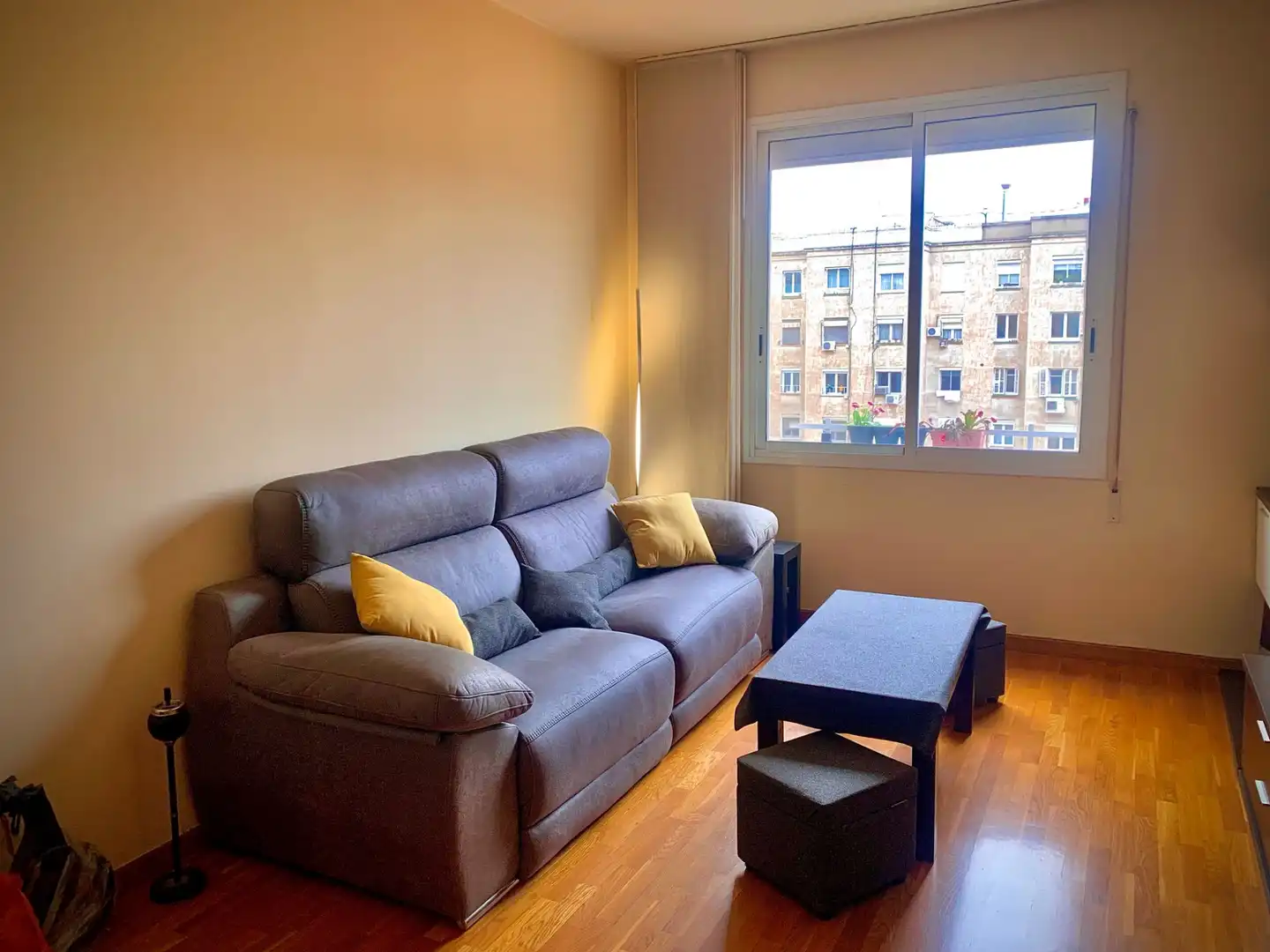 Wohnzimmer von Wohnung zum Verkauf in Barcelona mit Klimaanlage, Heizung und Parkett