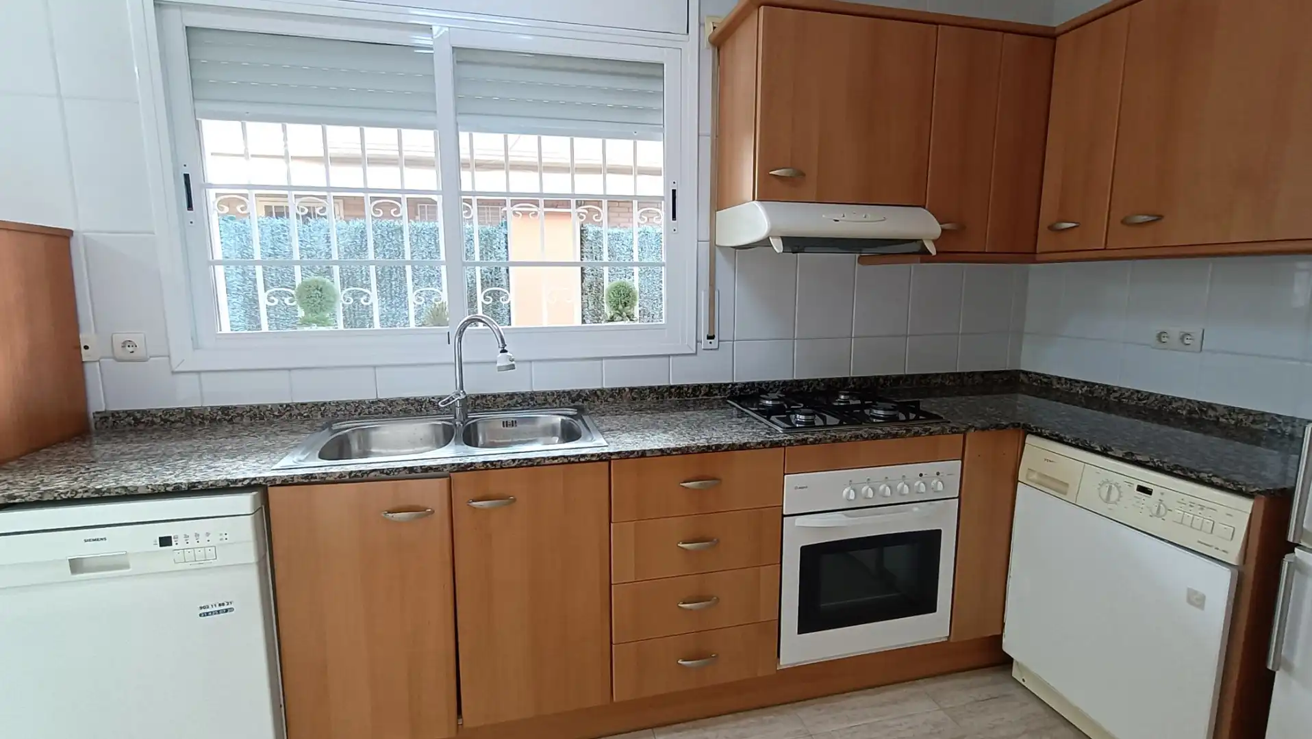 Cocina de Casa o chalet en venta en Cambrils con Aire acondicionado, Calefacción y Jardín privado