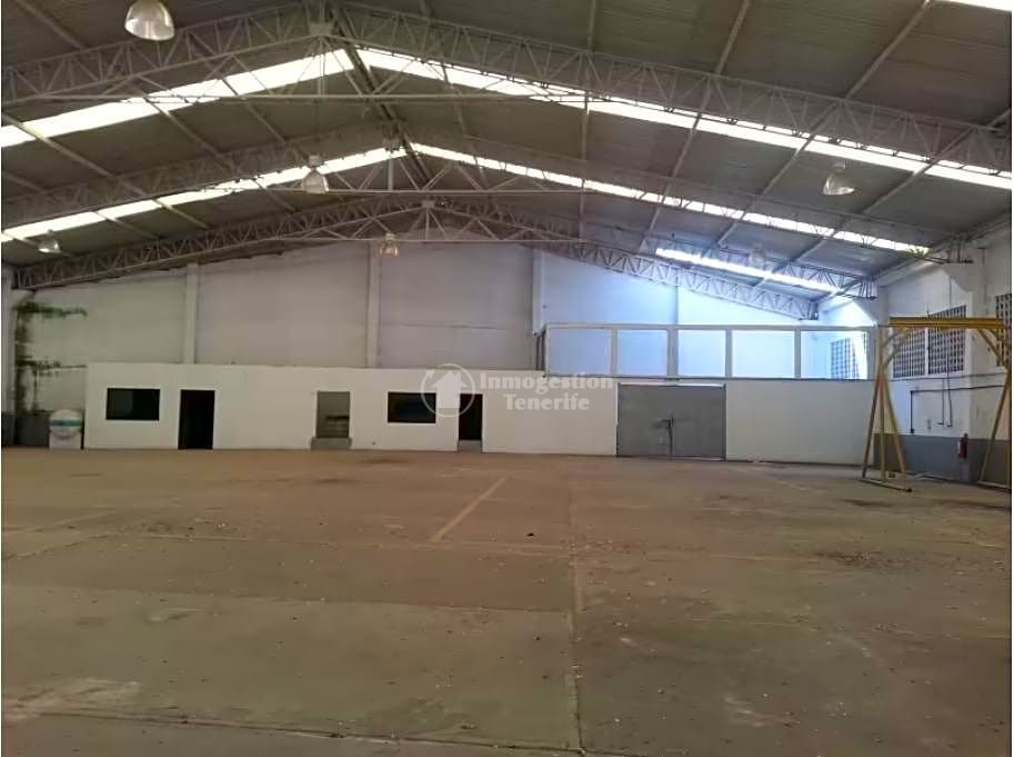 Exterior view of Industrial buildings to rent in Arona