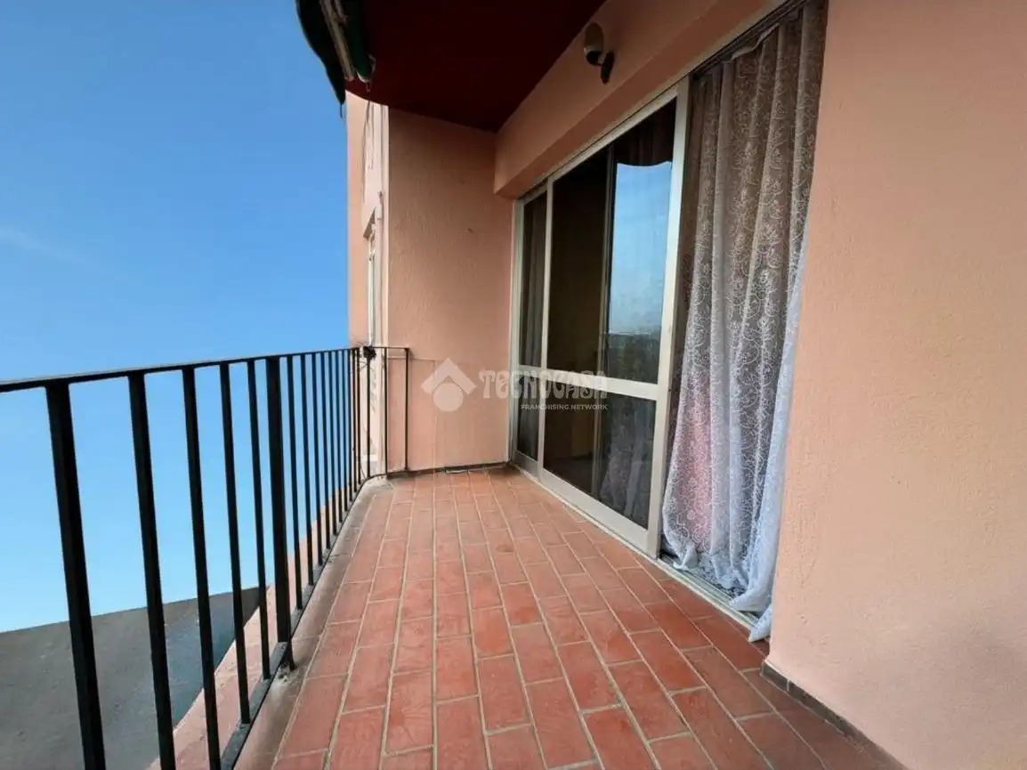 Terraza de Piso en venta en Fuengirola con Balcón