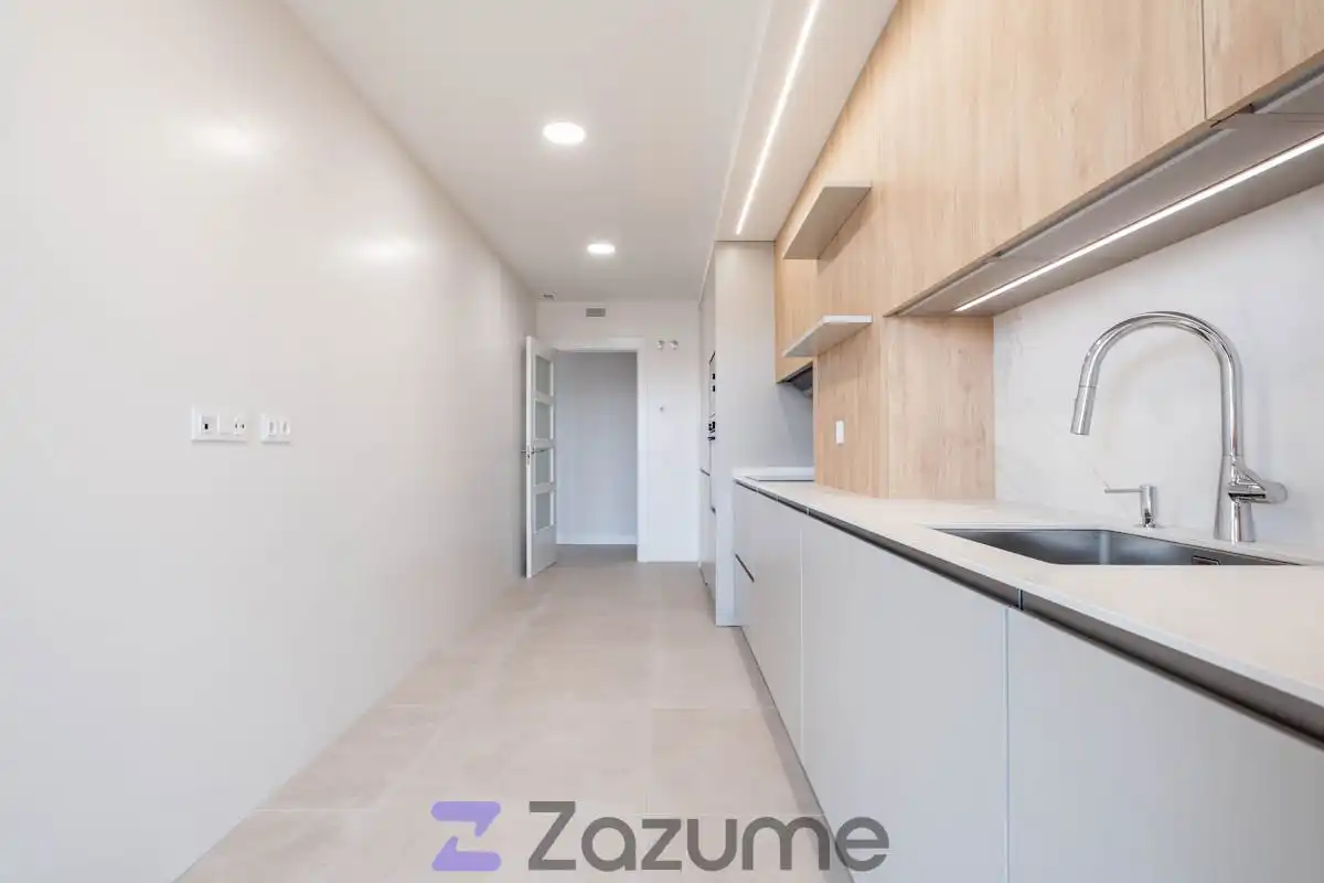 Küche von Wohnung zur Miete in Zaragoza mit Klimaanlage, Heizung und Terrasse