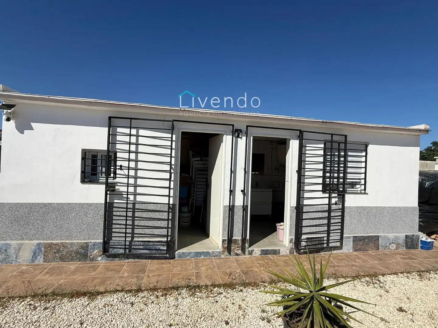 Vista exterior de Casa o xalet en venda en Chiclana de la Frontera amb Aire condicionat, Piscina i Moblat