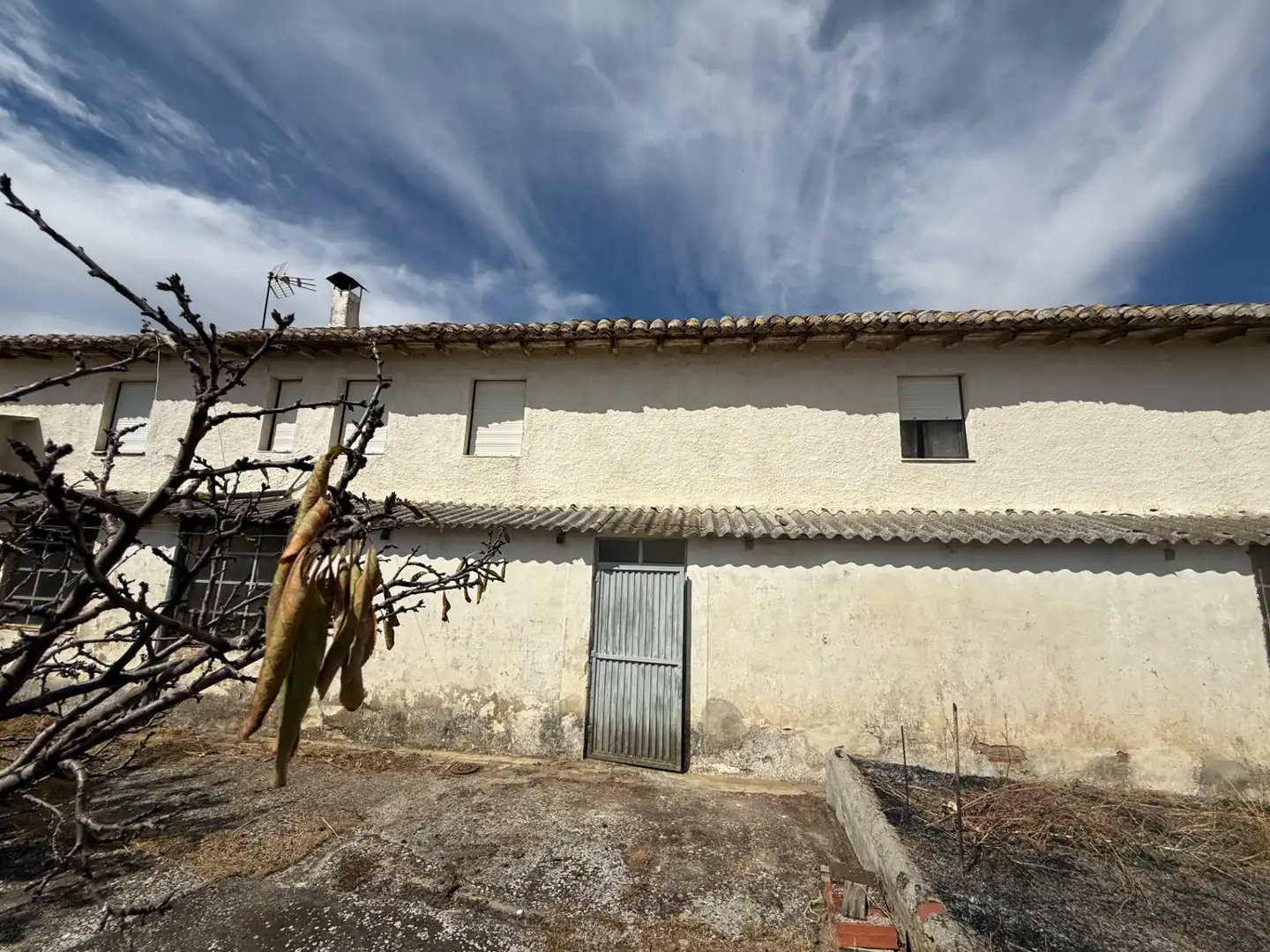 Vista exterior de Casa o xalet en venda en Cervatos de la Cueza amb Traster i Moblat