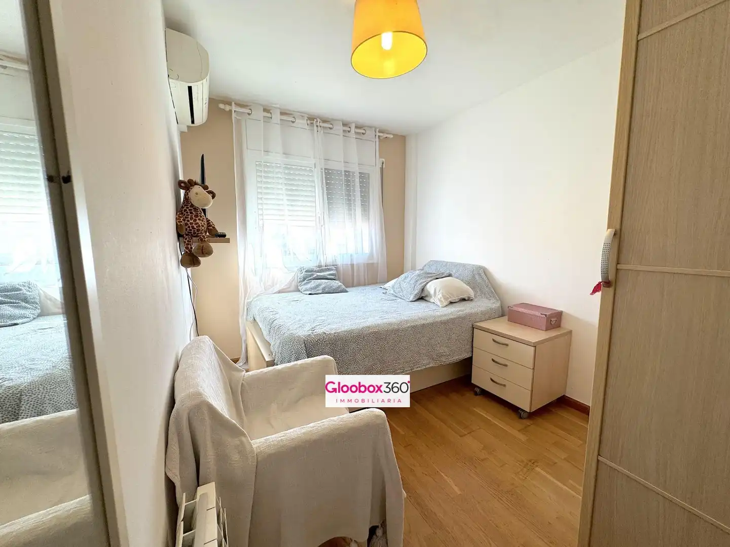 Schlafzimmer von Einfamilien-Reihenhaus zum Verkauf in Reus mit Klimaanlage, Heizung und Privatgarten