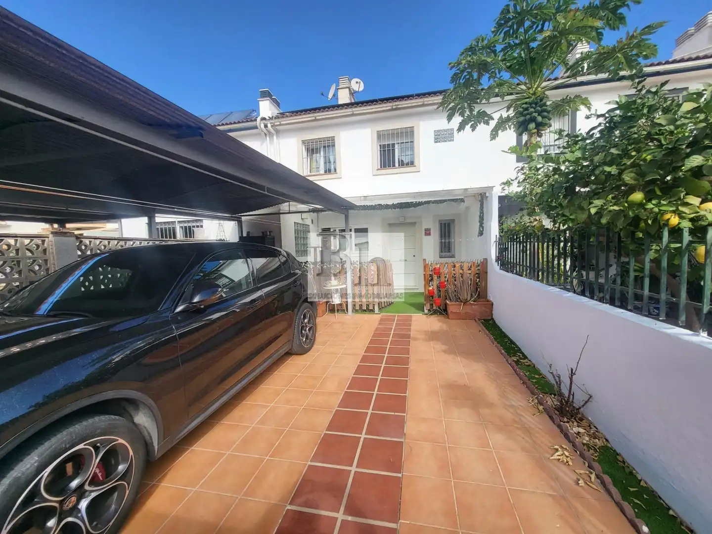 Vista exterior de Casa adosada en venta en Alhaurín de la Torre