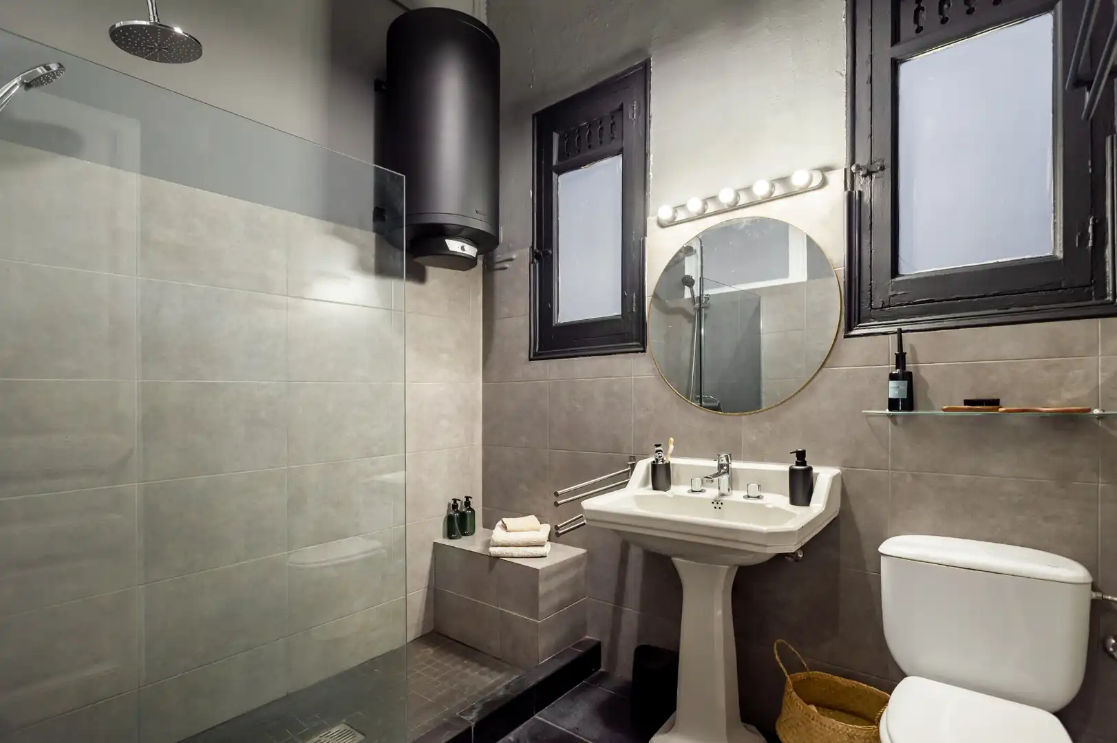 Baño de Apartamento de alquiler en Barcelona con Terraza, Amueblado y Horno