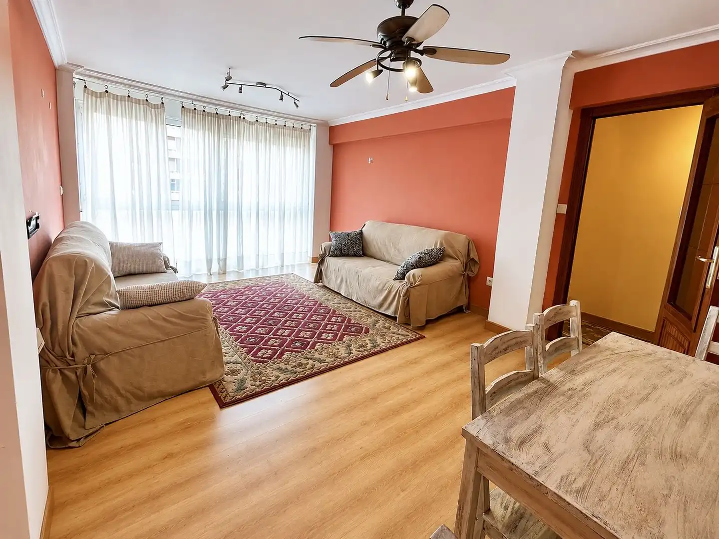 Sala de estar de Piso en venta en Colindres con Calefacción, Amueblado y Balcón