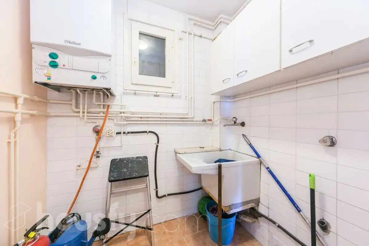 Cuina de Casa o xalet en venda en La Llacuna amb Calefacció, Jardí privat i Parquet