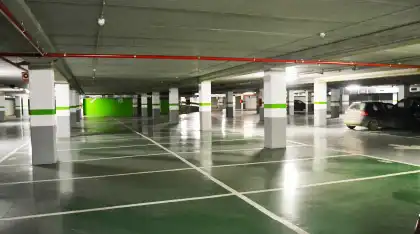 Individual with lift for sale in Plaça Ricard Vinyes 1A