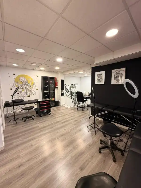 Local comercial en venta en Plaza Arriola, imagen 2