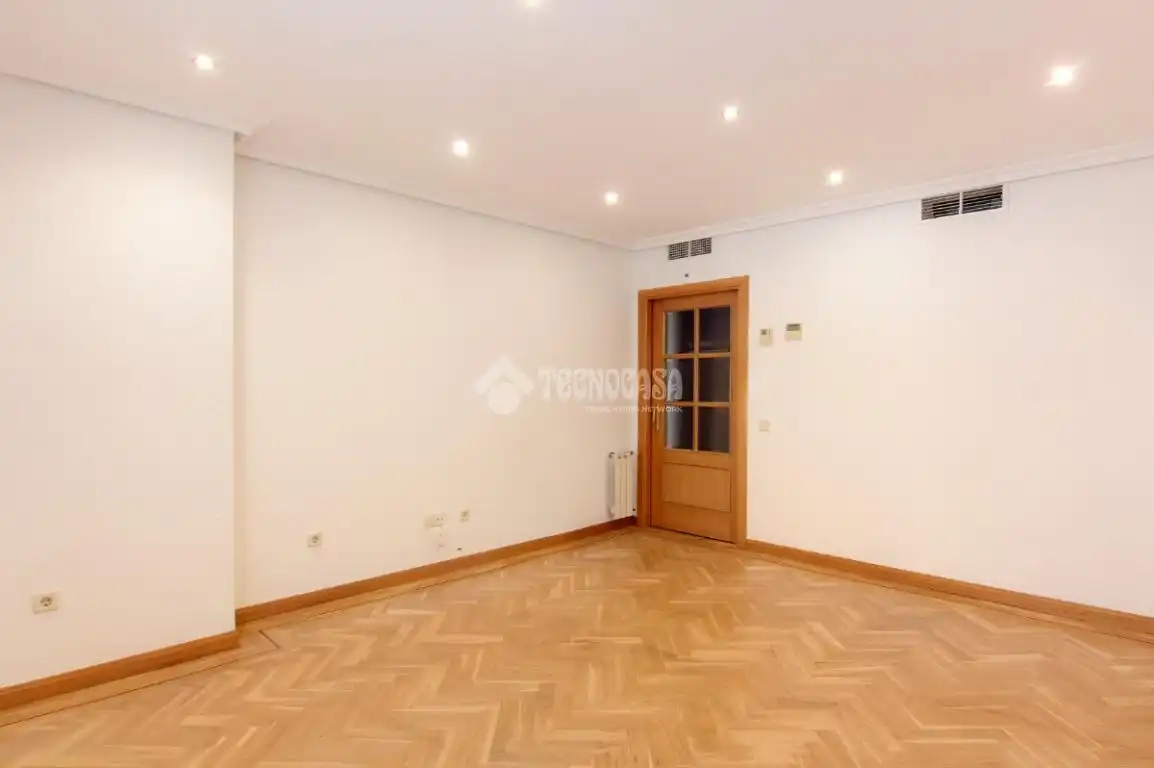 Flat with pool for sale in Barajas, imagen 10