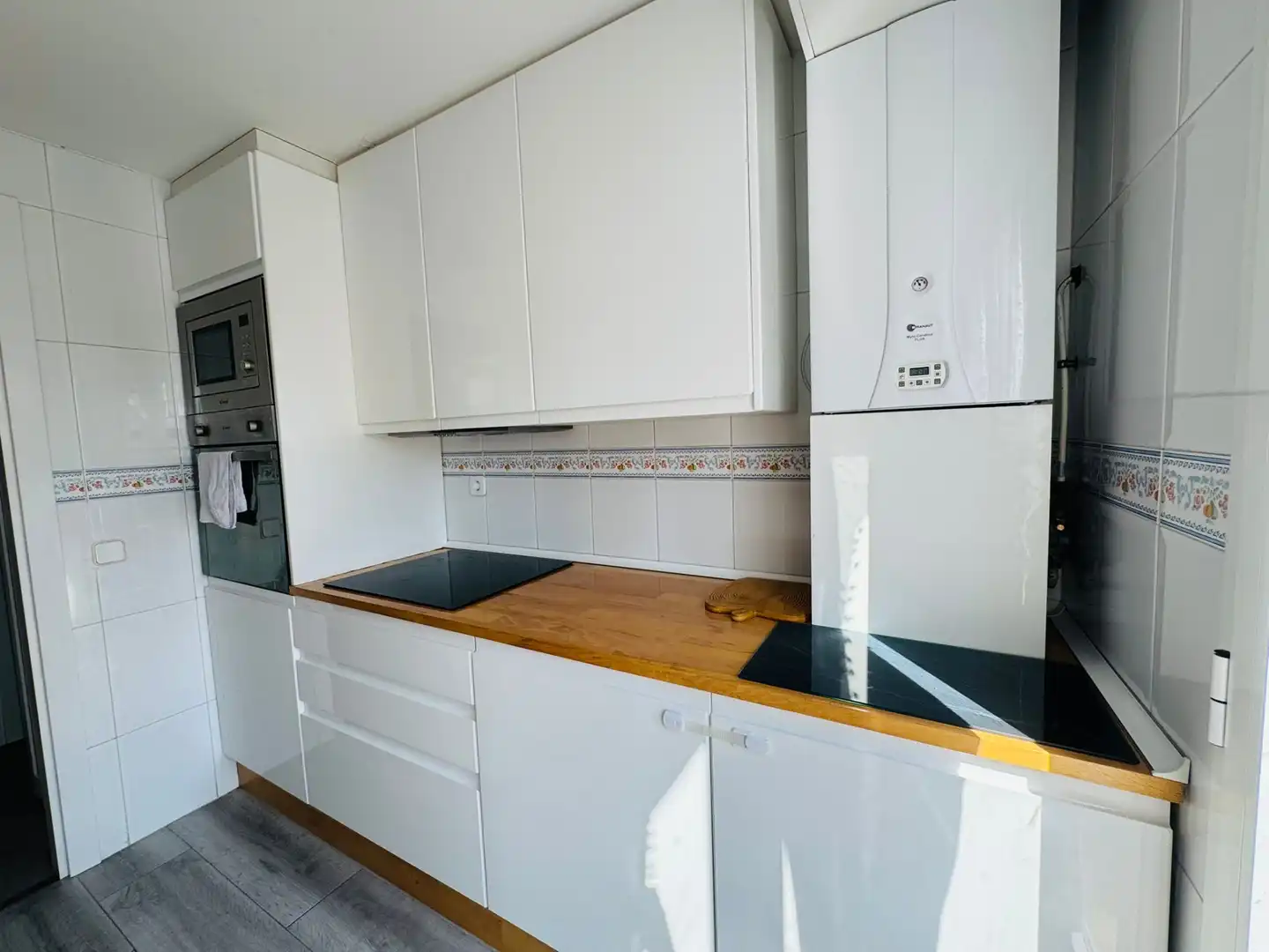 Küche von Maisonette zur Miete in Sevilla la Nueva mit Heizung, Ofen und Gemeinschaftspool