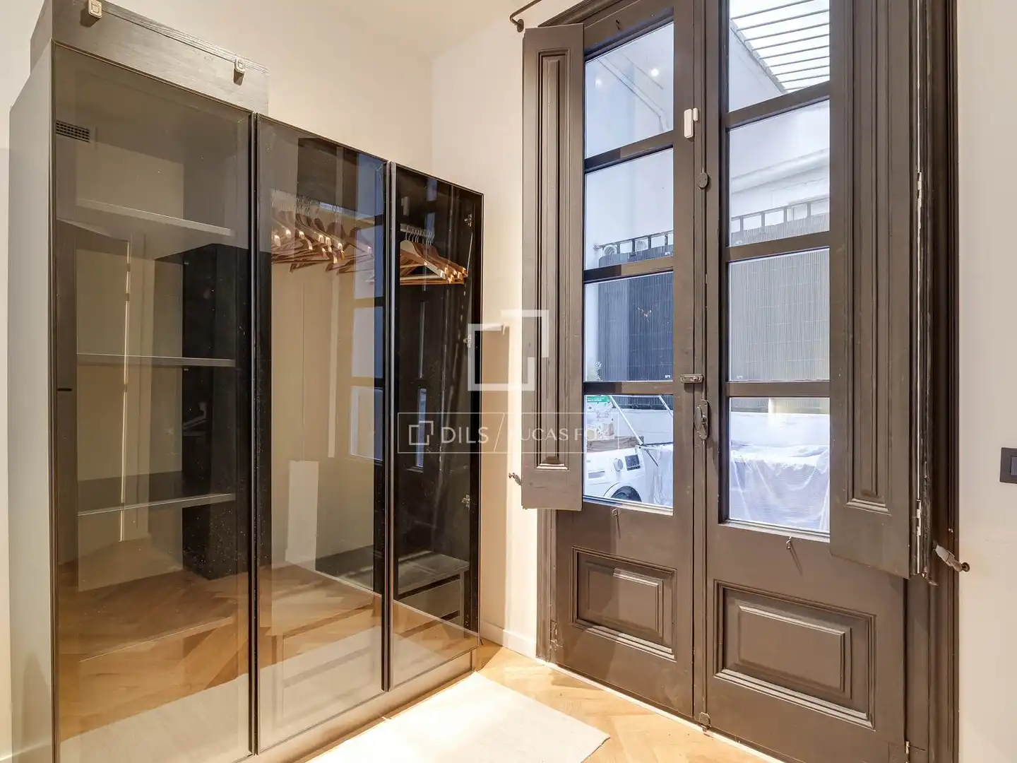 Wohnung zum Verkauf in Barcelona mit Klimaanlage, Heizung und Parkett