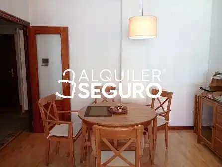 Comedor de Piso de alquiler en Vitoria - Gasteiz con Calefacción y Amueblado