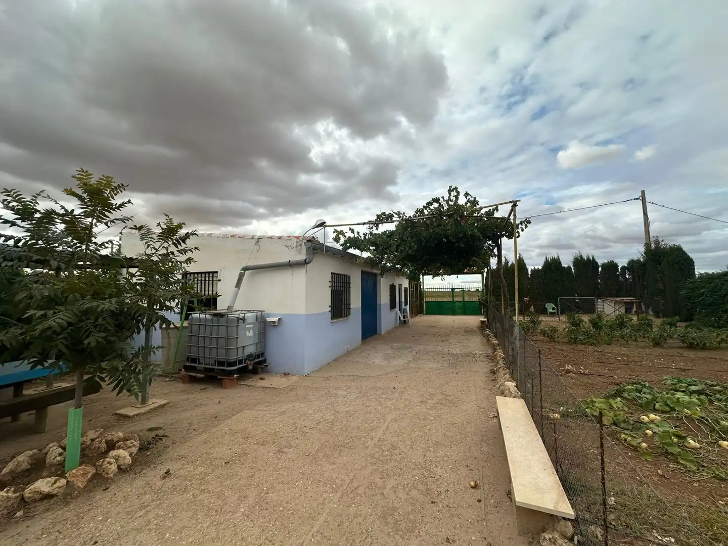 Vista exterior de Finca rústica en venda en Quintanar de la Orden amb Terrassa i Traster